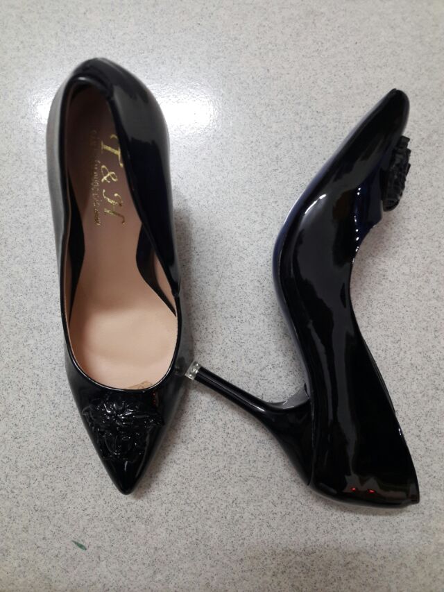 Giày Versace còn Đen | BigBuy360 - bigbuy360.vn