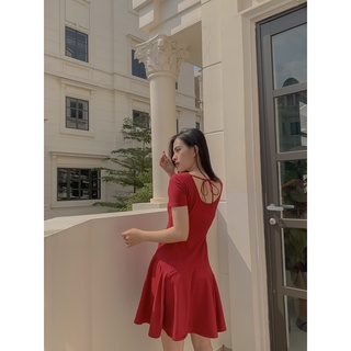 ĐẦM XOÈ CỔ VUÔNG