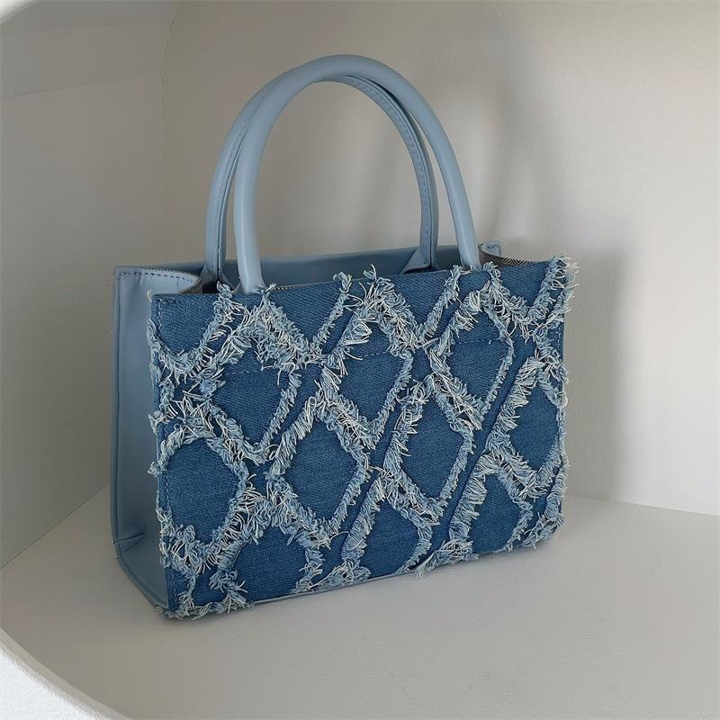 Túi Xách Đeo Vai Hình Vuông Cỡ Lớn Chất Liệu Denim Phối Tua Rua Thời Trang Cho Nữ