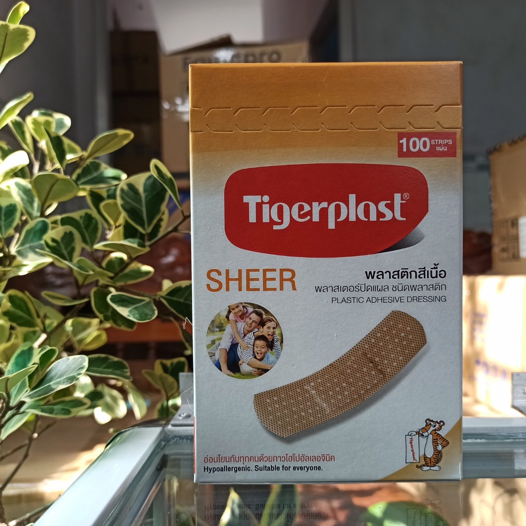 Băng Keo Cá Nhân Màu Da Tigerplast hộp 100 miếng