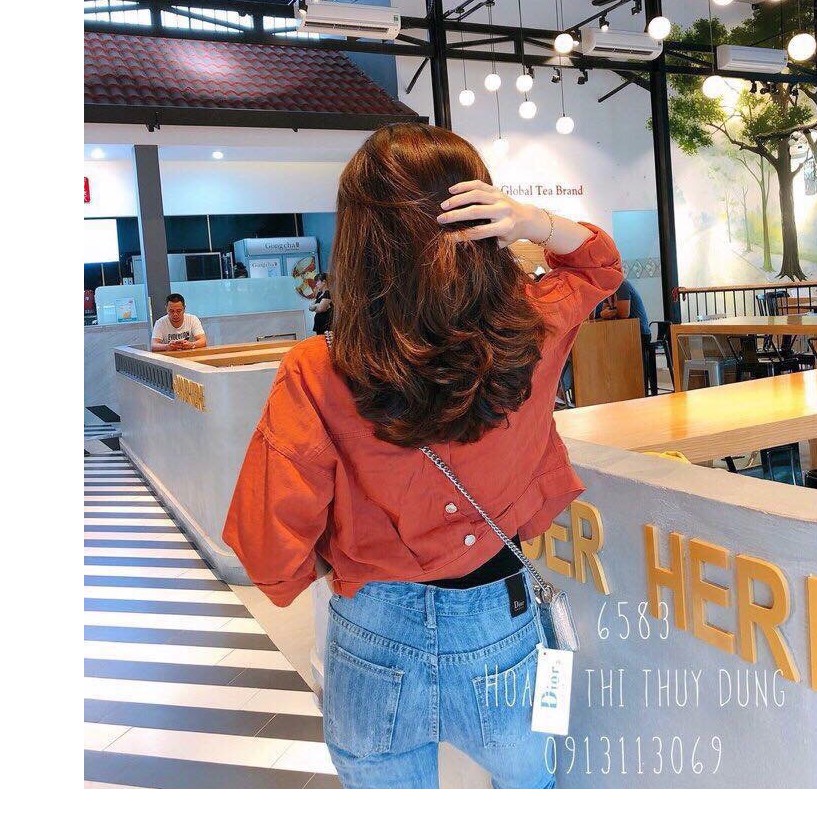 ÁO KHOÁC JEAN NỮ PHỐI CÚC SAU LƯNG MÀU CAM THỜI TRANG 704