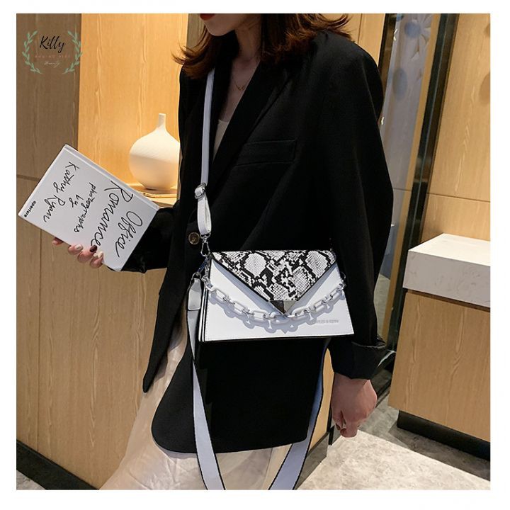 túi xách nữ 🍓 𝐋𝐎𝐀̣𝐈 𝐈 🍓 túi đeo chéo phối da rằn ri có quai xích phong cách hàn quốc | BigBuy360 - bigbuy360.vn
