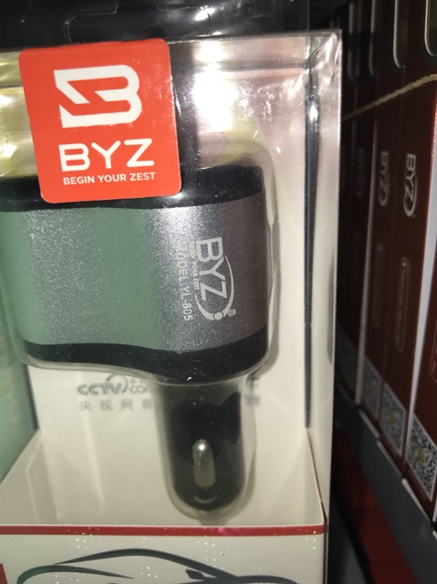 Tẩu sạc ô tô 2 cổng usb + 1 cổng tẩu sạc BYZ  YL-805