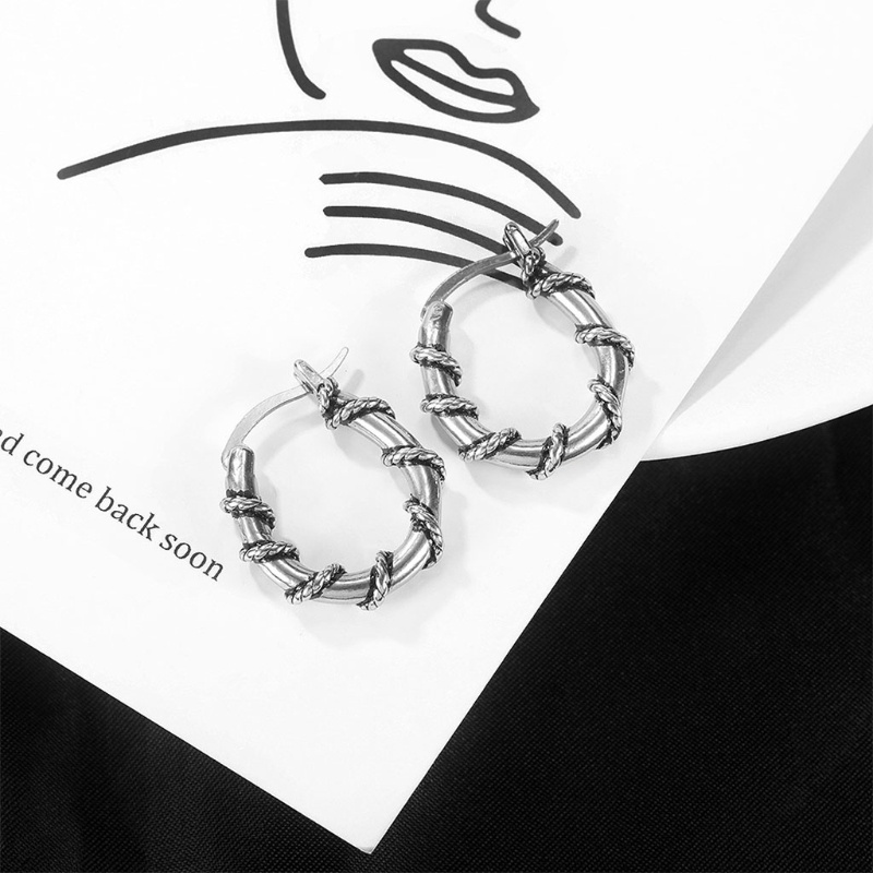 Khuyên Tai Dạng Vòng Xoắn Bằng Thép Titan Thời Trang Mừng Năm Mới