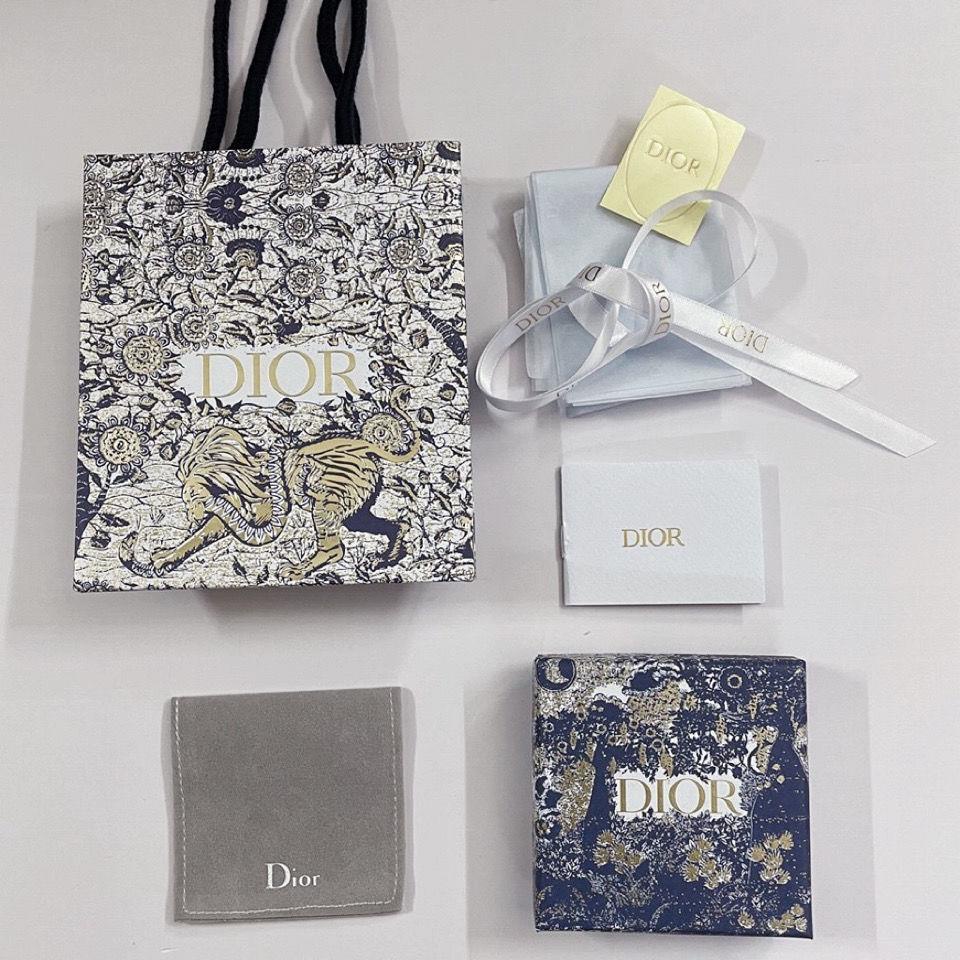 Dior Hộp Giấy Đựng Trang Sức Hình Thỏi Son Độc Đáo