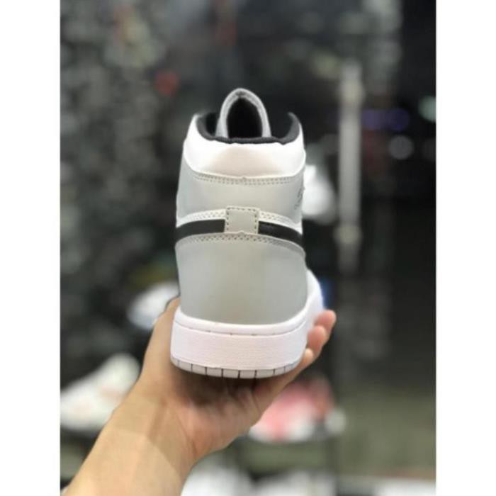 Giày JD1 Xám cao cổ 💦SALE SỐC🌺, Giày thể thao 𝐀𝐈𝐑 𝐉𝐎𝐑𝐃𝐀𝐍 1 xám cao cổ móc đen full box | BigBuy360 - bigbuy360.vn