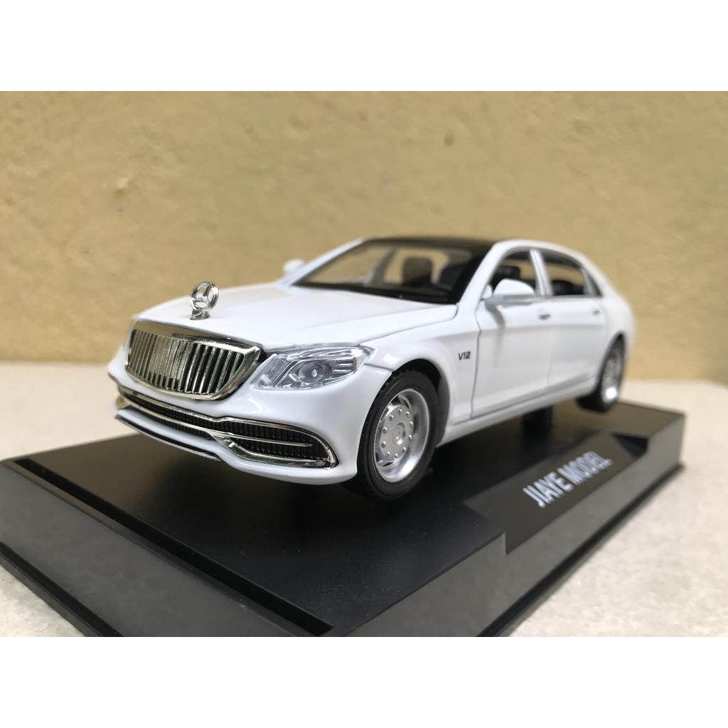 Mô hình xe ô tô Mercedes-MayBach S650 2022 1:32