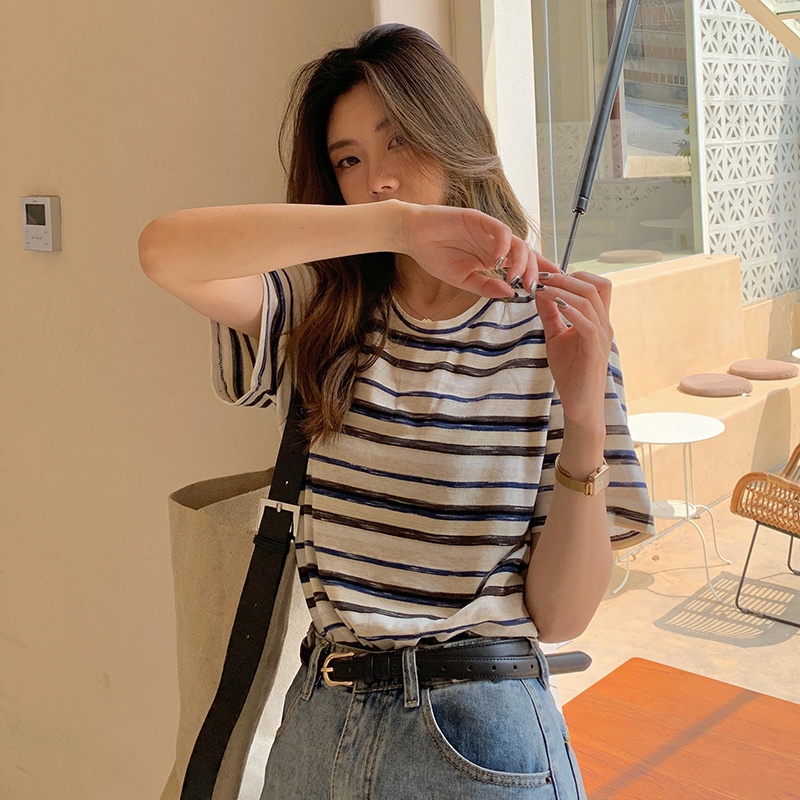 Áo thun tay ngắn kẻ sọc phong cách Hàn Quốc