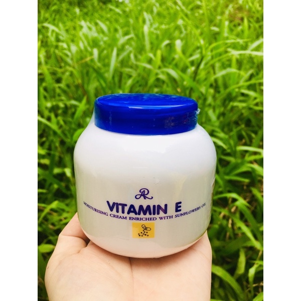 Kem Vitamin E dưỡng ẩm trắng da hộp 200gram