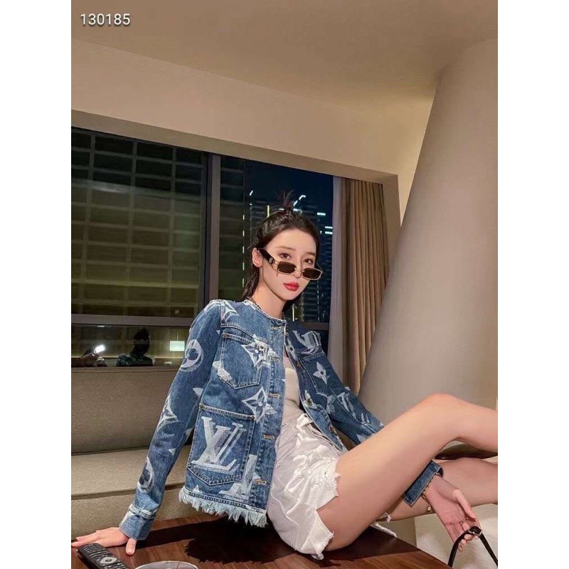 Áo khoác bò nữ vải denim in hoạ tiết logo màu sắc thực tế dễ phối đồ louis vuitton LV