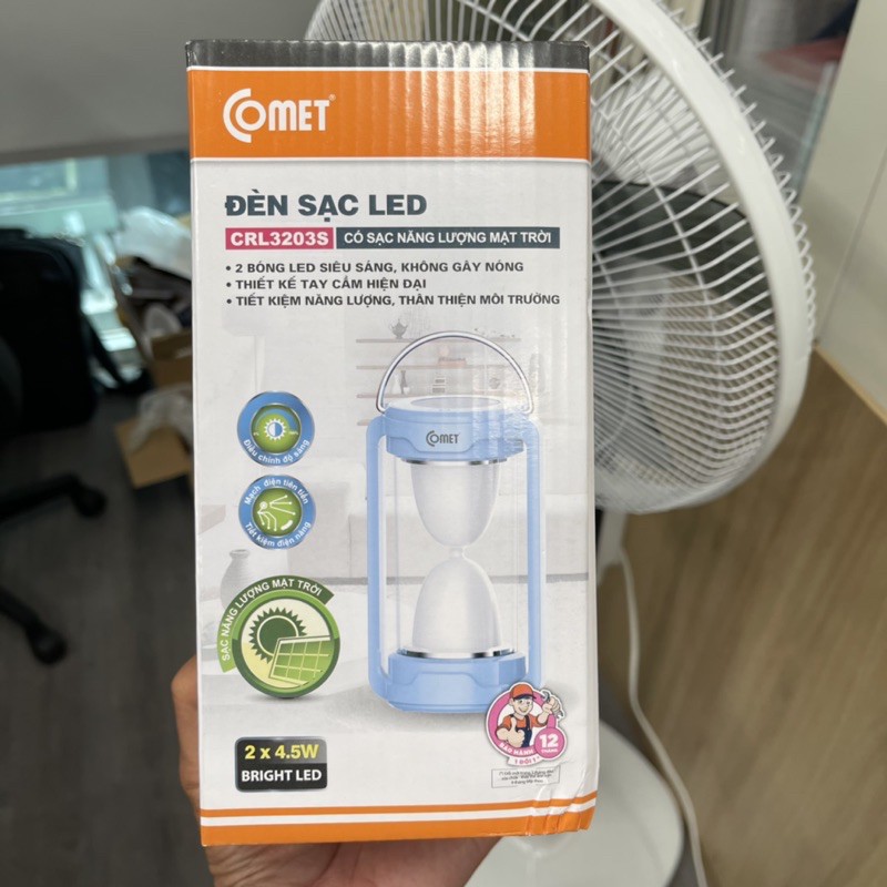 Đèn Sạc Led tích hợp tấm pin solar COMET CRL3203S 9W