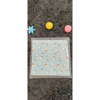 Tấm lót nước tiểu chống thấm cho bé cotton 2 lớp in bông 50*70 (4114),chất liệu cotton 100%,thương hiệu Aiueo Nhật Bản