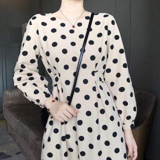 Váy chấm bi dài