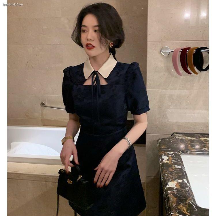 Đầm ôm tay phồng thêu hoa thanh lịch cho nữ