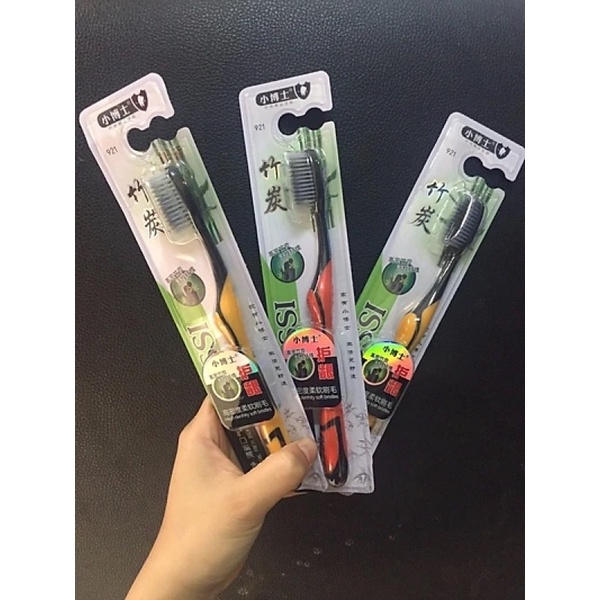 Hộp 30 bàn chải than tre hoạt tính Hàn Quốc