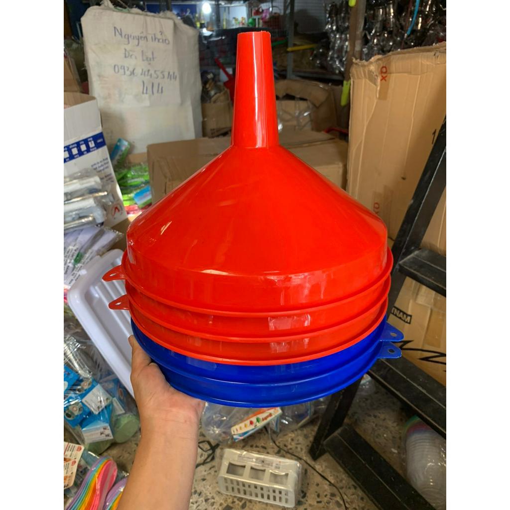 Phễu Nhựa Rót Nước Tiện Lợi có 2 side