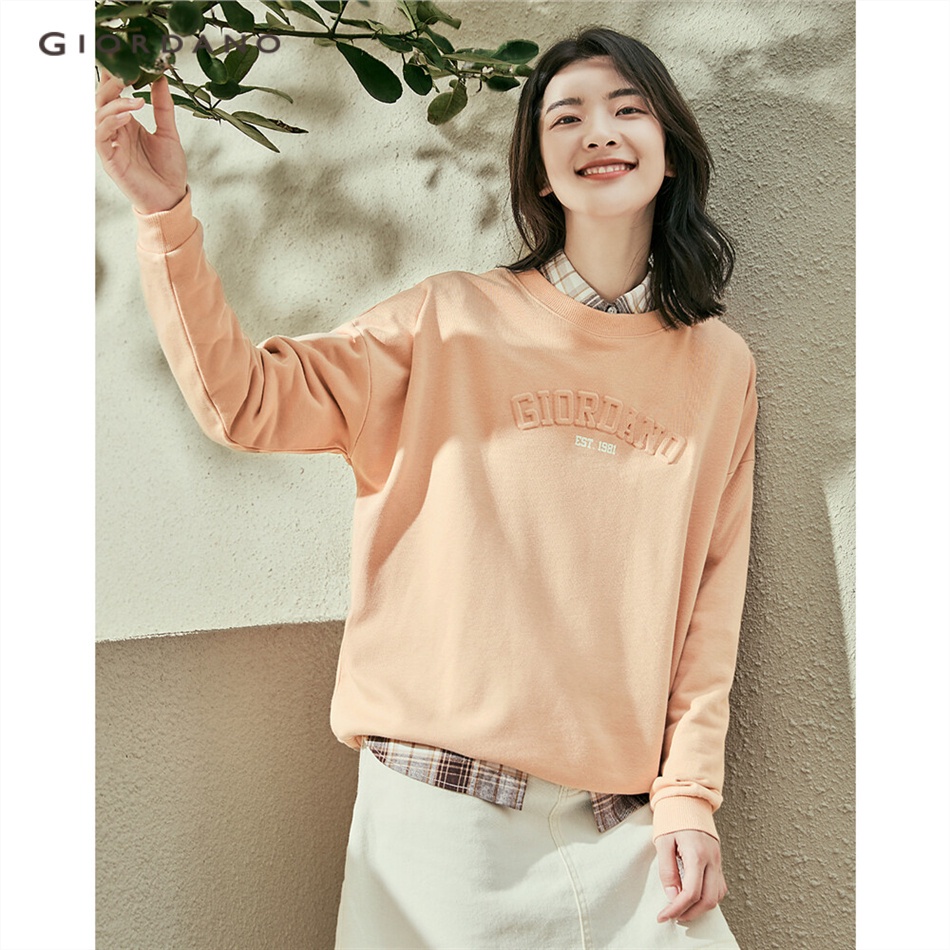 Áo Sweatshirt GIORDANO 05391781 Vai Hạ Rũ Nổi Chữ Cái Thời Trang