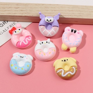 Charm bánh donut Sanrio