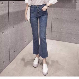 quần bò ống loe lên dáng xinh lắm nha chị em