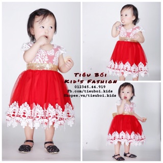 Đầm công chúa đỏ thiết kế phối ren trắng