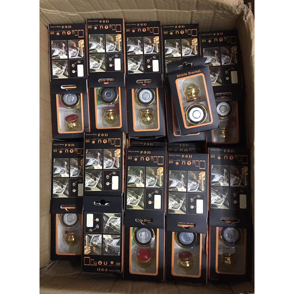 Giá đỡ điện thoại nam châm dán taplo trên xe ô tô | BigBuy360 - bigbuy360.vn