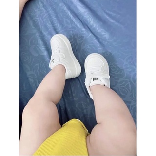 Giày sneaker Ni ke bé trai-trắng