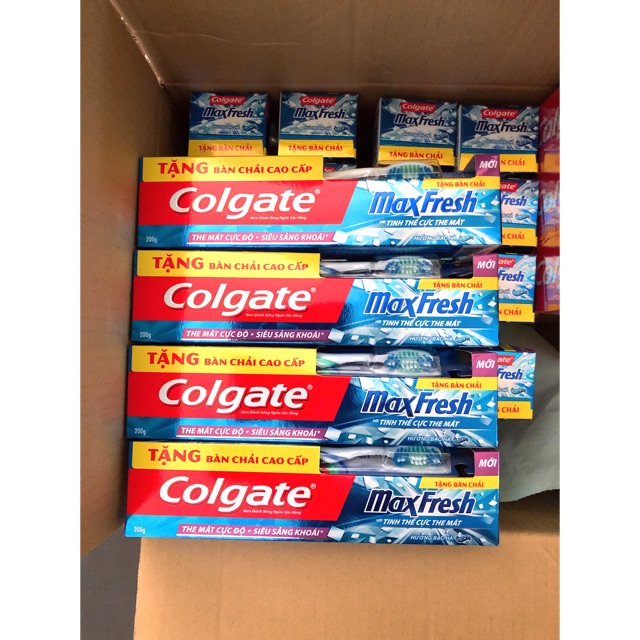 Thùng 36 tuýp colgate maxfresh bạc hà tặng bàn chải