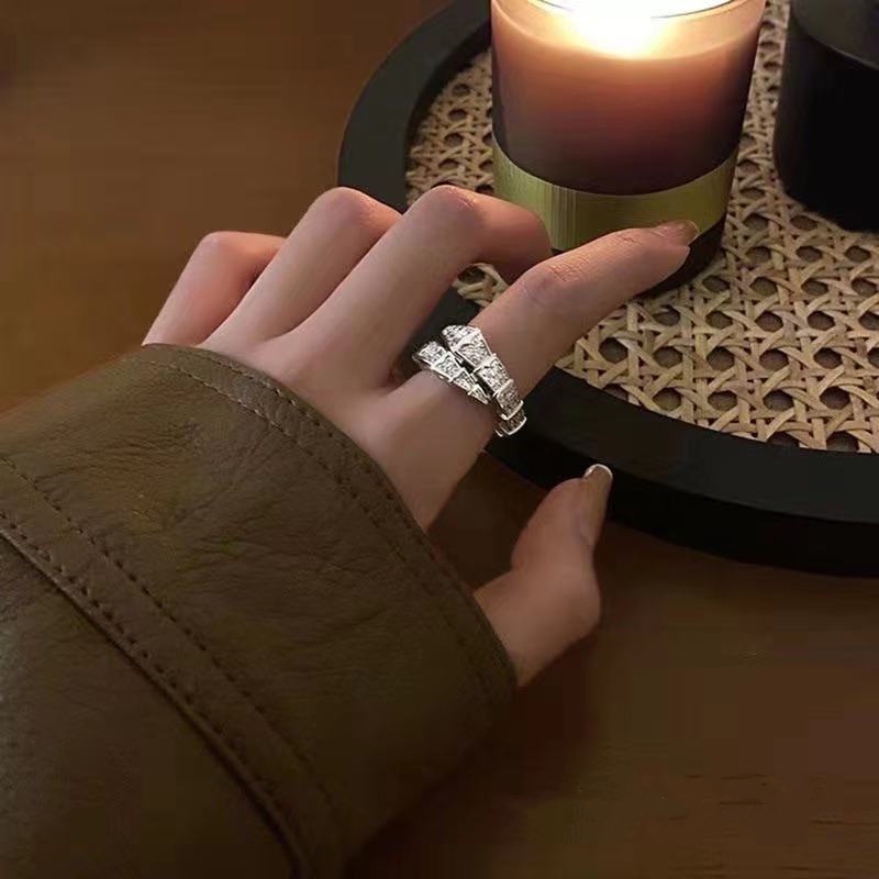 Nhẫn mở hình rắn đính đá toàn bộ