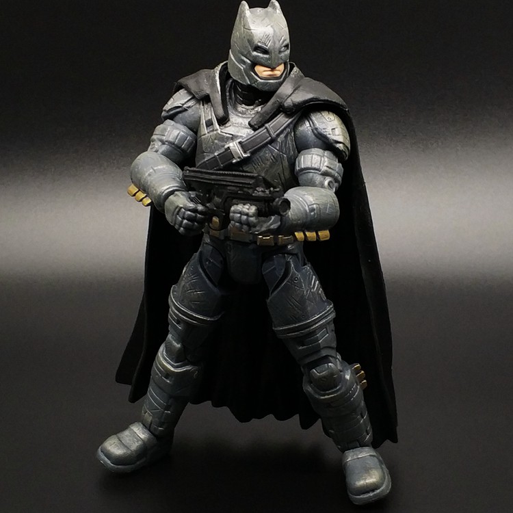 Mô hình Batman VS Superman: Batman Armor/ Superman/Batman