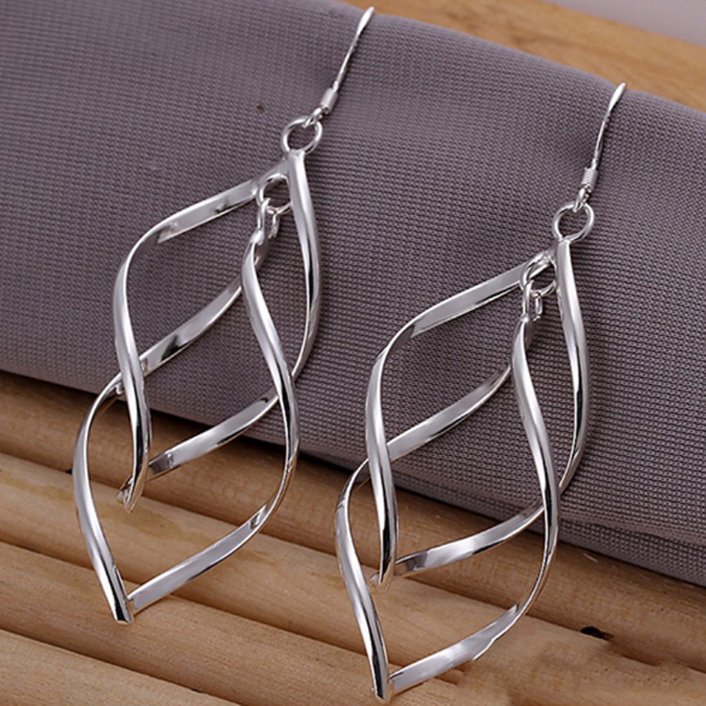 Khuyên tai dáng dài tạo hình độc đáo quyến rũ cho nữ