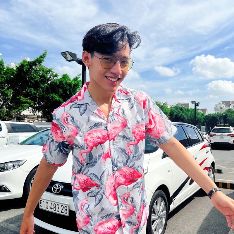 Áo Sơ Mi Nam Nữ Unisex Họa tiết Đi Biển Tay Ngắn Hồng Hạc, Chất Lụa Gân Dày Đẹp, Hàng thiết Kế Mr.Smile 99 Shop