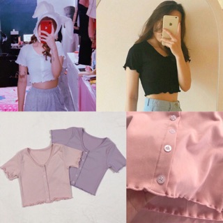 Áo croptop phối nút