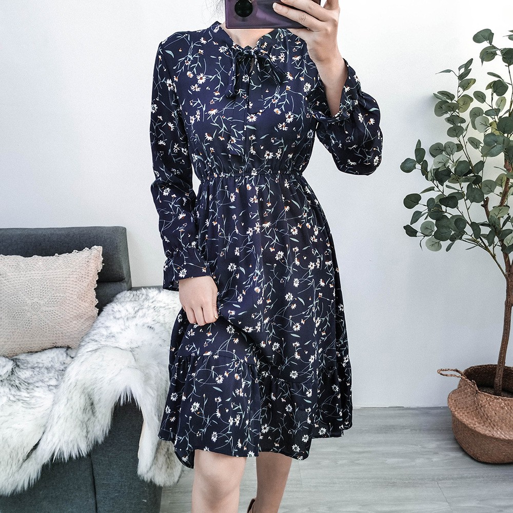 Đầm maxi đuôi xếp ly dài tay họa tiết hoa nhí