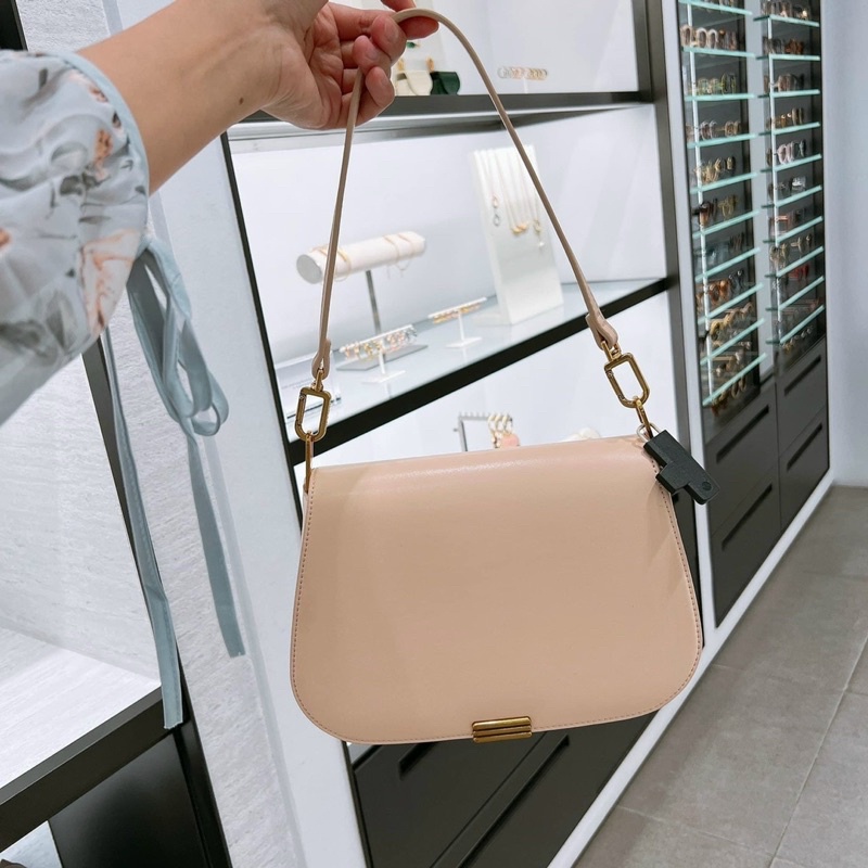 TÚI XÁCH CNK MÀU HỒNG CÓ DÂY ĐEO CHÉO VÀ ĐEO VAI