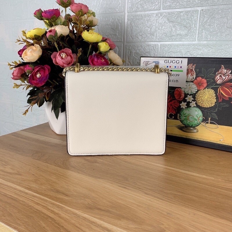 Túi xách Gucci màu trắng size 19cm