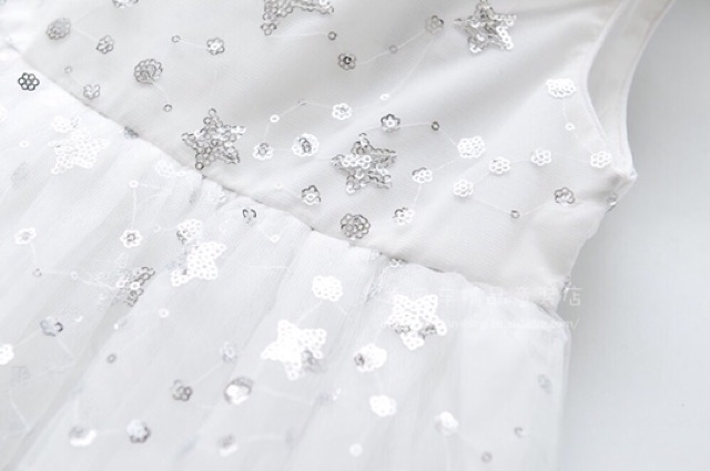 Đầm công chúa bé gái màu trắng,họa tiết kim sa