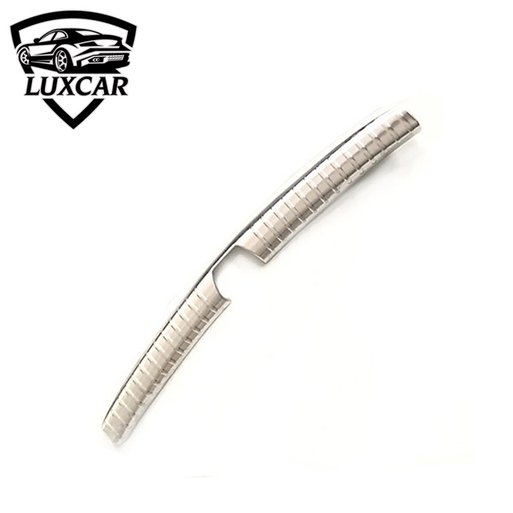 Nẹp chống trầy cốp sau xe HUYNDAI ACCENT chất liệu INOX, TITAN Luxcar cao cấp