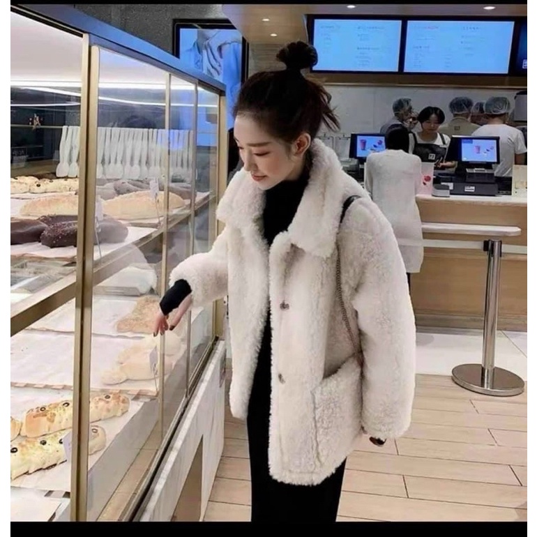 set váy body đen cổ 3p mix áo lông trắng thụng