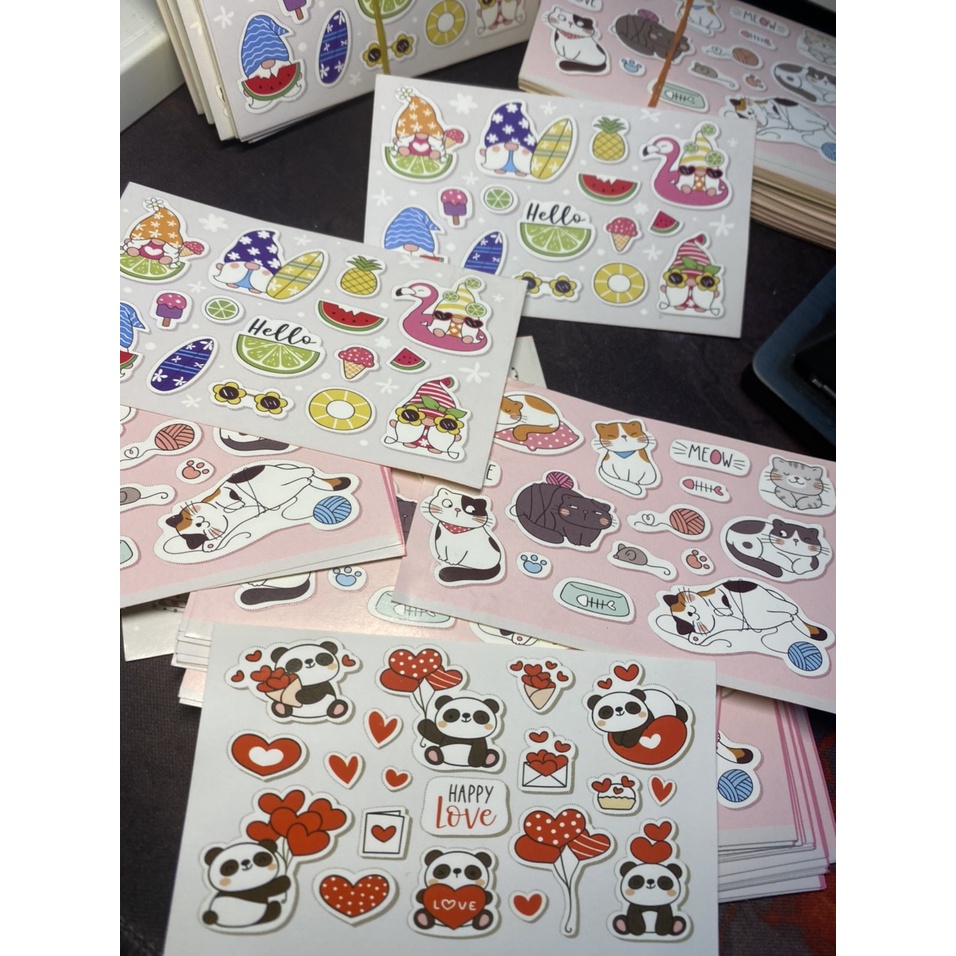 SÉT STICKER  họa tiết chống nước, dán trang trí điện thoại, mũ bảo hiểm, vali, xe ga (Giao ngẫu nhiên)