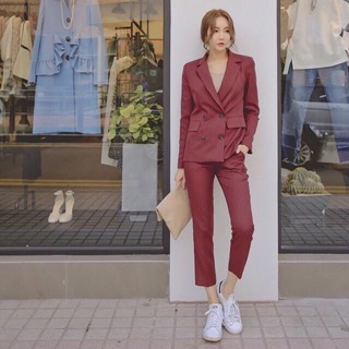 Bộ vest kẻ nữ công sở phong cách Hàn quốc