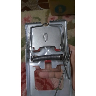 Cạm bẫy chuột răng cưa