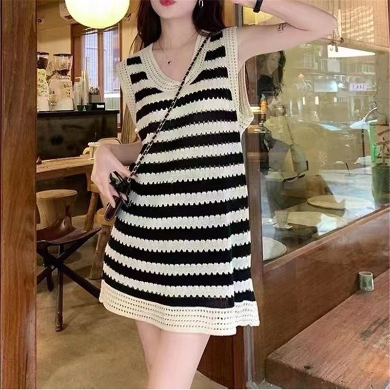 Váy len mongtoghi be kẻ ziczac mỏng