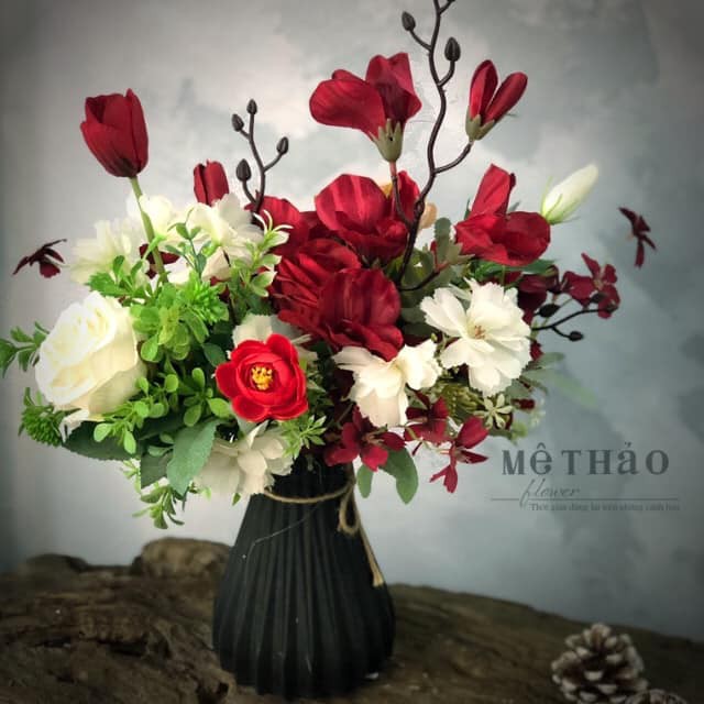Bình Hoa Hồng Giả Tone Đỏ Nhân Tạo Chất Liệu Lụa Cao Cấp Của Mê Thảo Flower