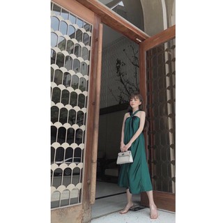 Váy lụa cổ yếm dáng maxi dài đi biển MSOF3