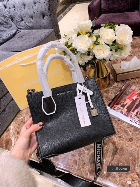 ✨Túi MK Michael Kors da thật check code size to + nhỏ