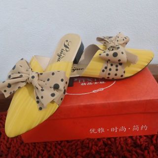 Sục nơ chấm bi