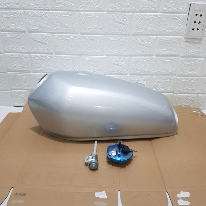 Bình xăng xe 67.  CL50 màu bạc. . CG 125. TRIPUM. WIN.  môtô các loại