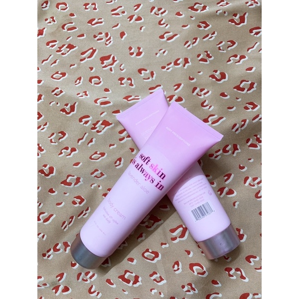 Kem body dưỡng ẩm trắng da Lavender aloe | BigBuy360 - bigbuy360.vn