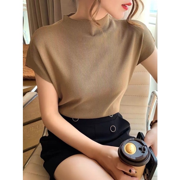 Áo len dáng rộng mềm mịn cộc tay cổ cao 3p vai hến ngắn tay