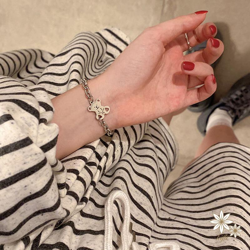 Vòng đeo tay BELLA-Bee bằng thép titan họa tiết chú gấu dễ thương